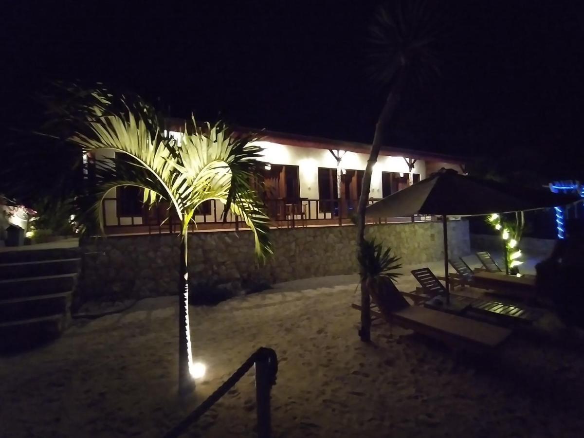 Double'A Beach House レンボンガン島 エクステリア 写真
